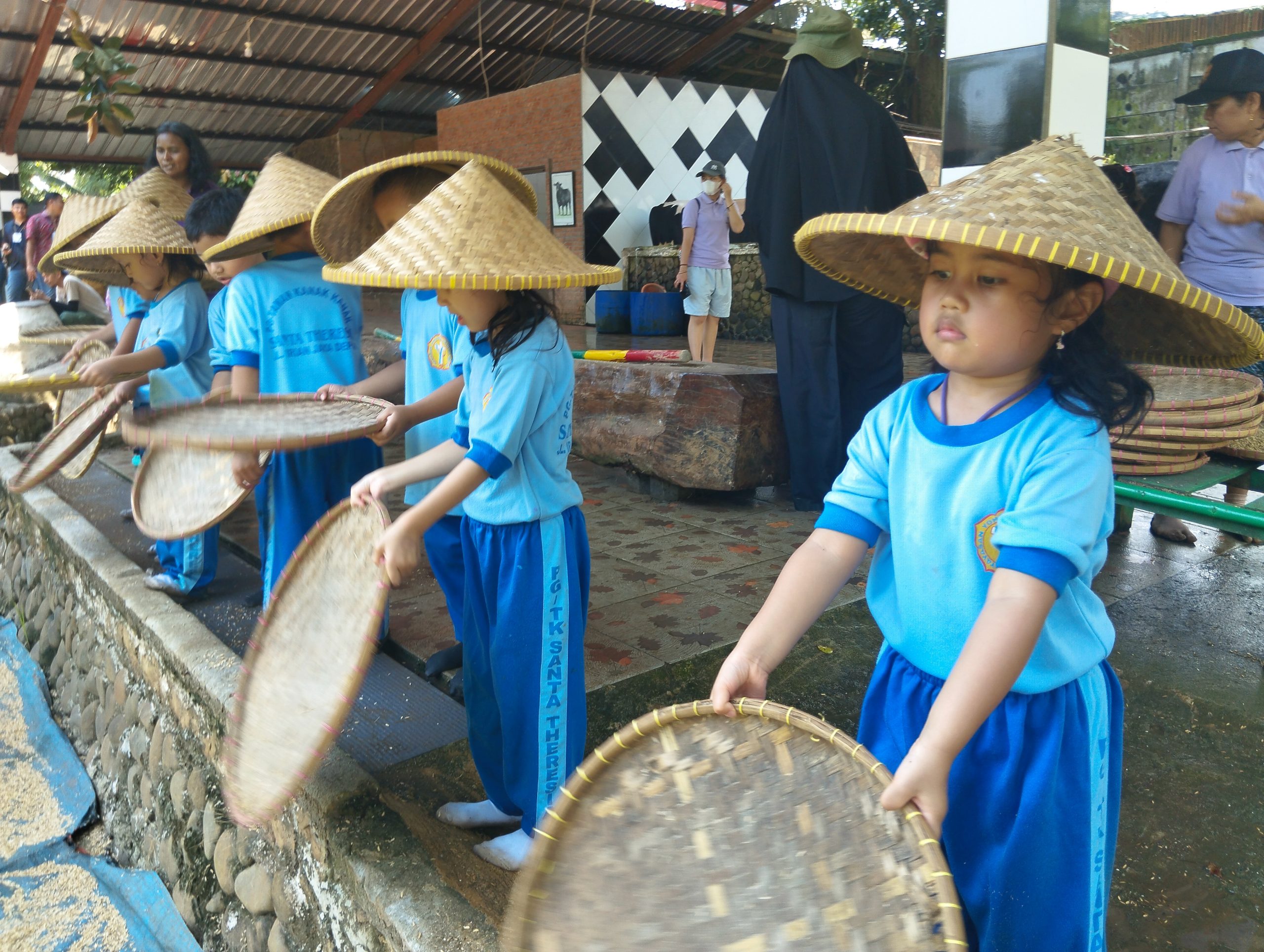 Kegiatan  Karyawisata Outbond Pelita Desa